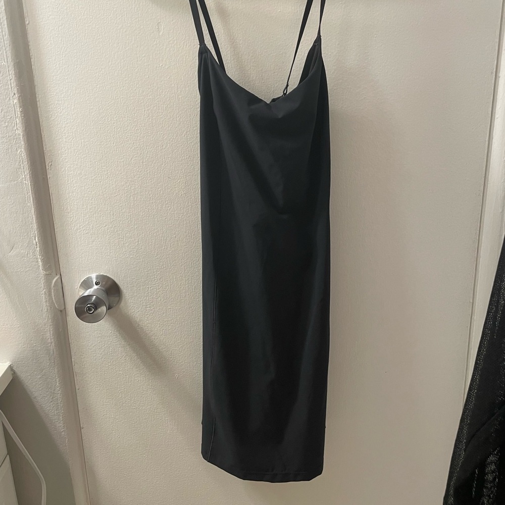 OFFLINE BY AERIE | Large Black Sports Dress with shorts